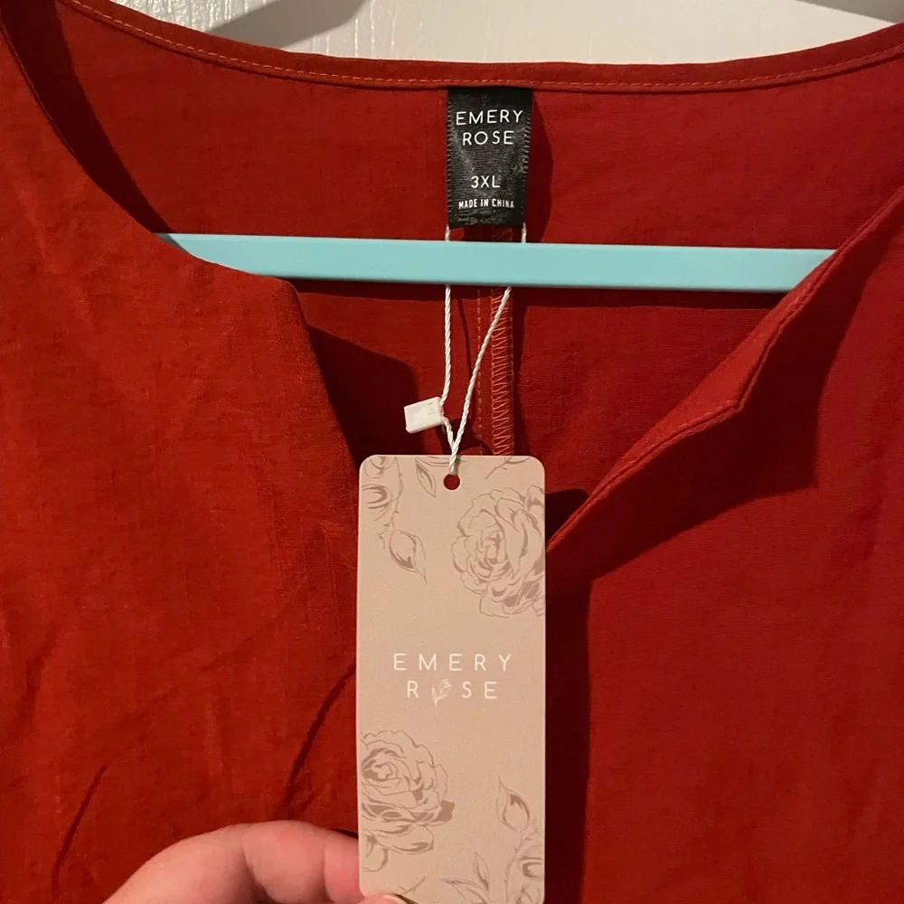 NWT Emery Rose Burnt Orange V-Neck Dress - Picture 2 of 6